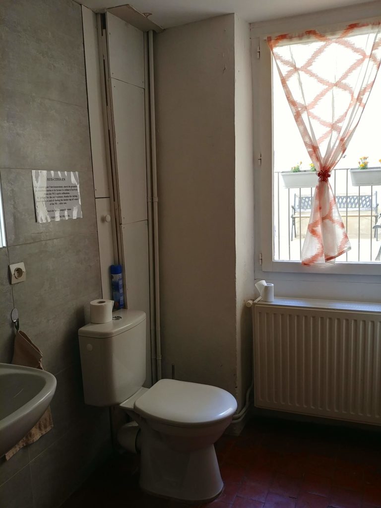 Gite Sault Ventoux WC chambre provençale